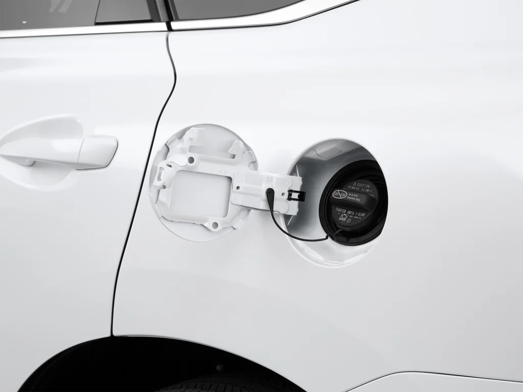Used 2015 White Lexus 350 image 61