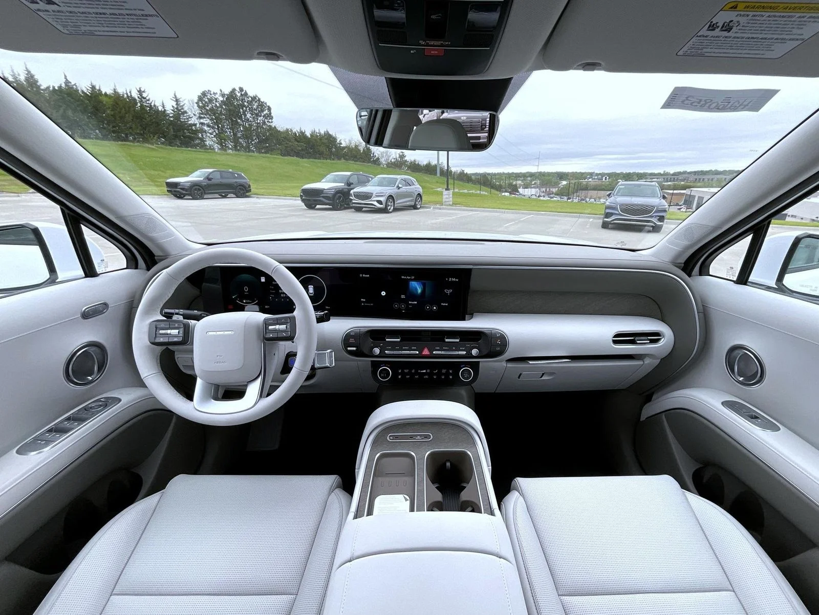 New 2026 White Hyundai SEL Premium image 15
