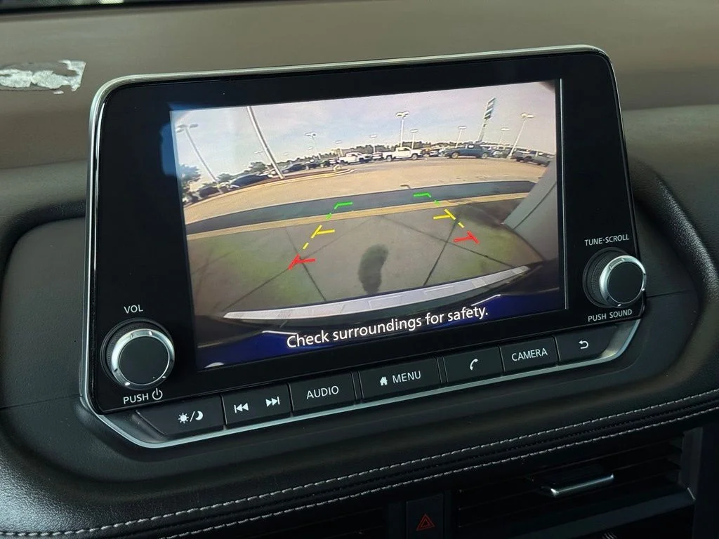 Used 2023 Black Nissan SV image 5