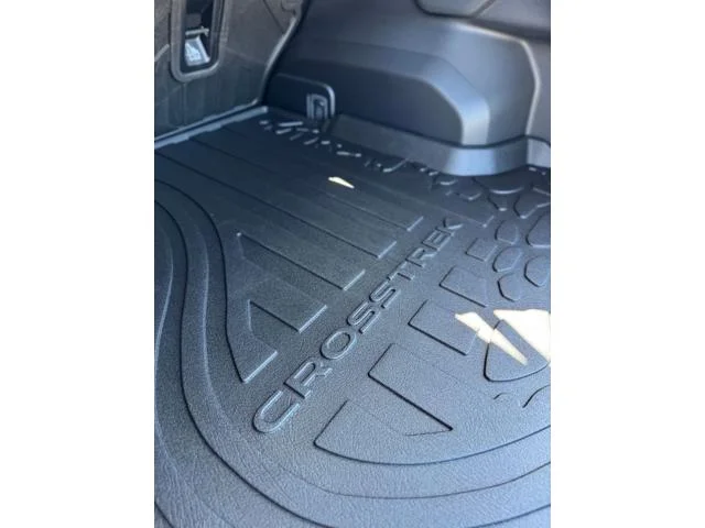 New 2026 CRYSTAL WHITE PEARL Subaru Limited Hybrid image 36