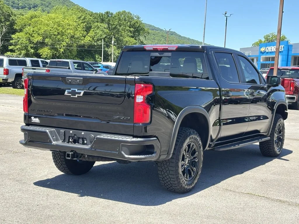Used 2025 Black Chevrolet ZR2 image 7
