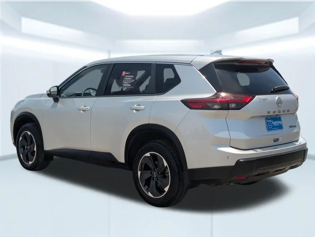 Used 2024 Silver Nissan SV image 3