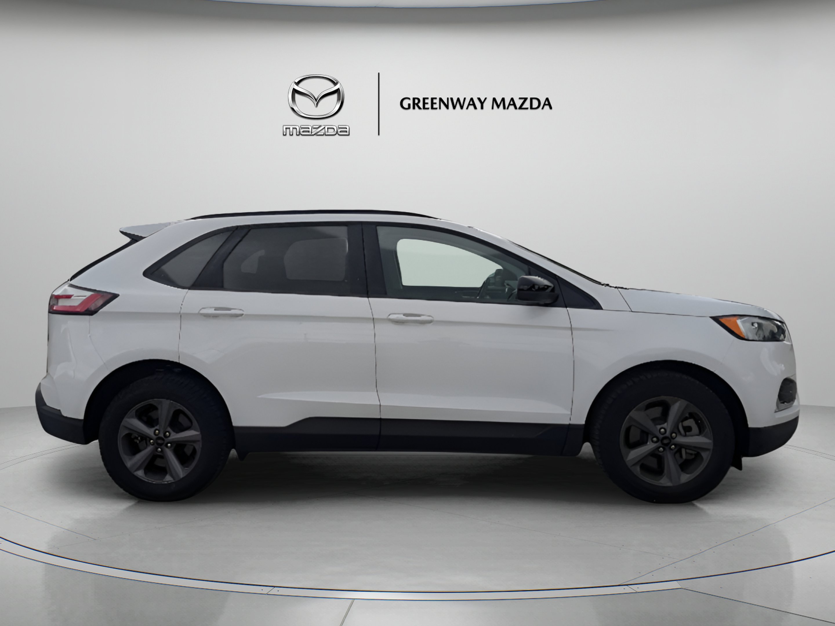 Used 2024 Oxford White Ford SEL image 9