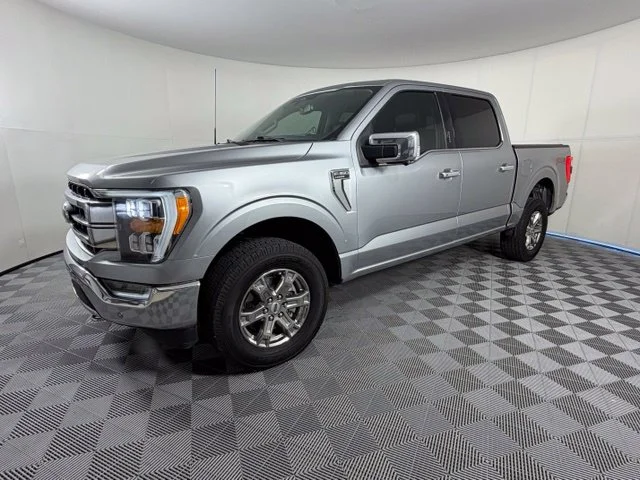 Used 2023 Silver Ford Lariat image 3
