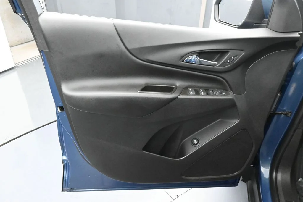 Used 2024 Lakeshore Blue Metallic Chevrolet LT image 12