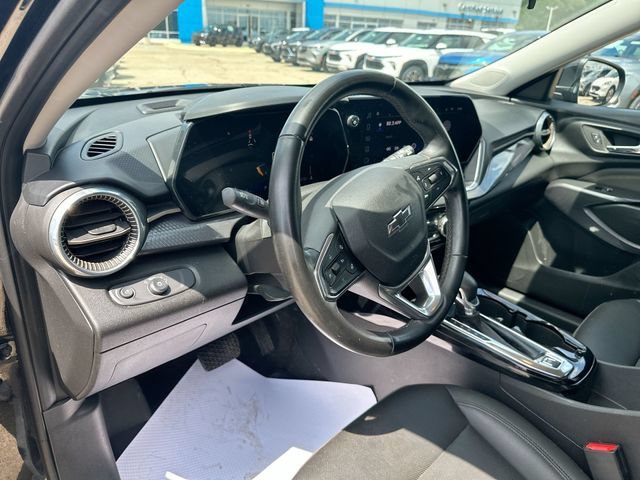 Used 2024 Mosaic Black Metallic Chevrolet ACTIV image 13
