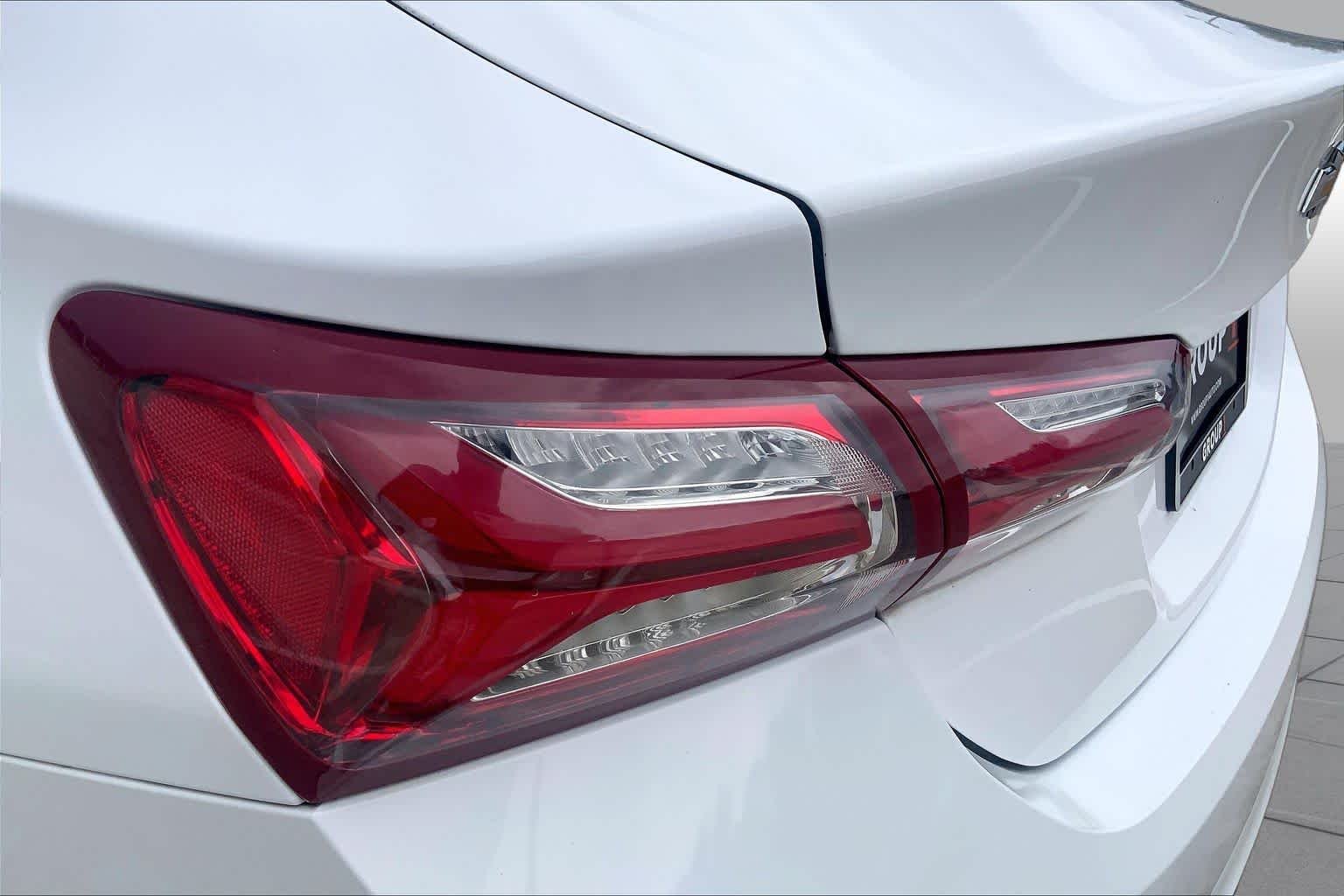 Used 2020 Summit White Chevrolet LT image 28