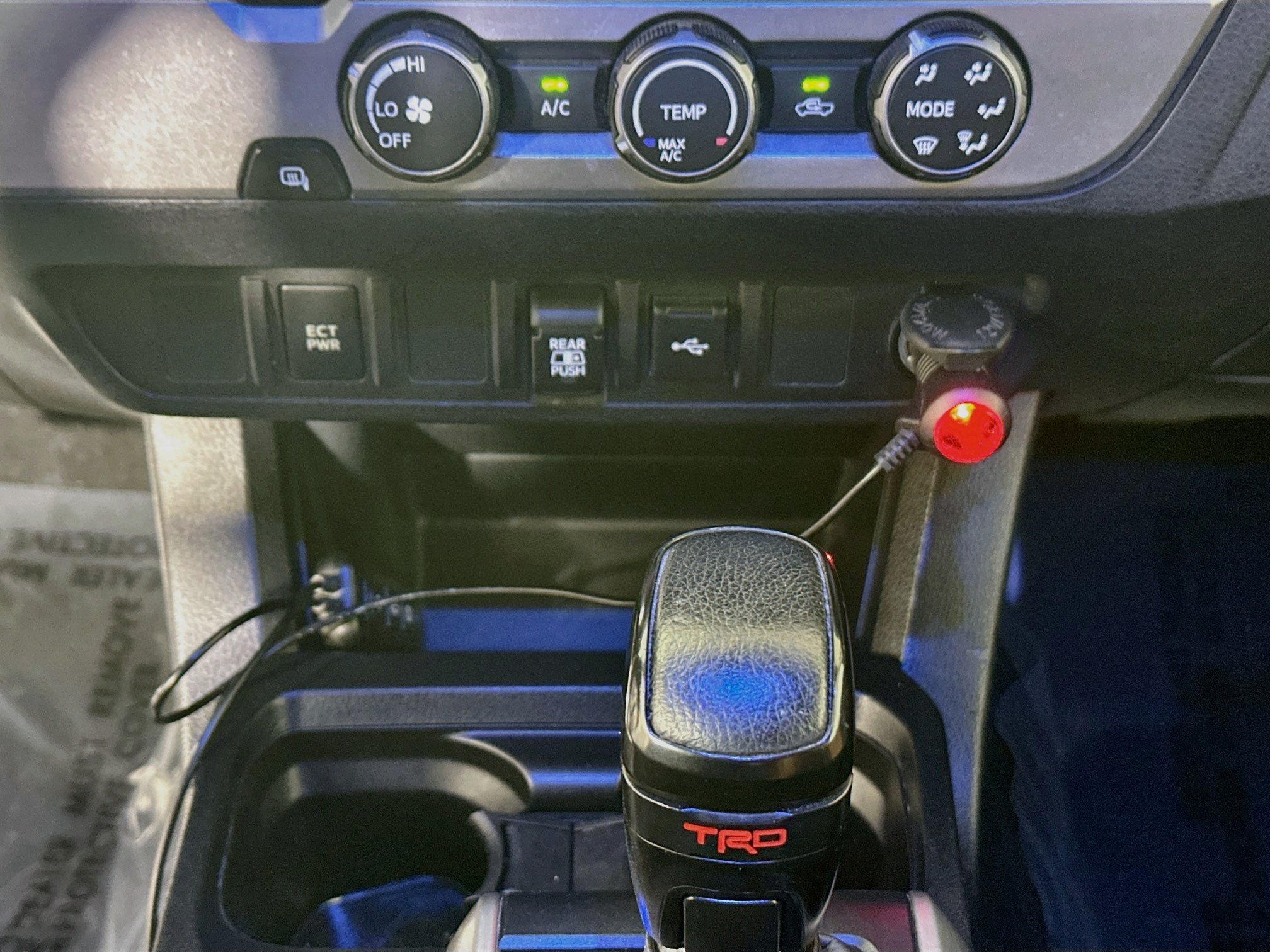 Used 2020 Super White Toyota SR5 image 22