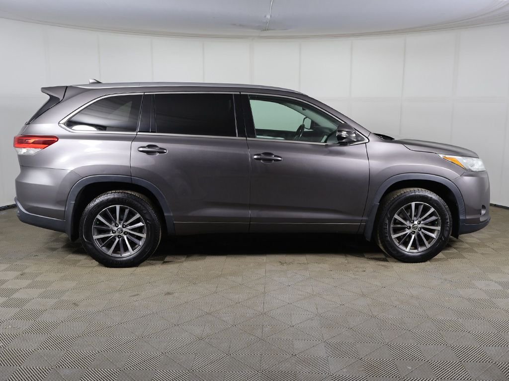 2017 Toyota Highlander XLE - Photo 15