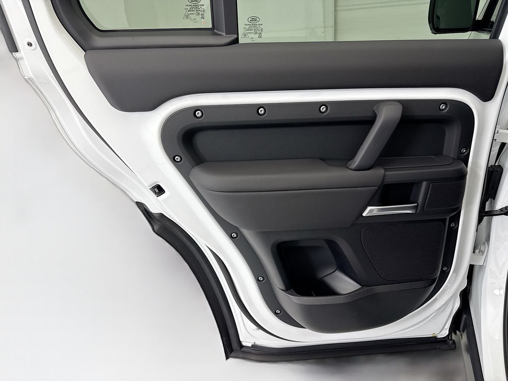 Used 2026 Fuji White Land Rover S image 27