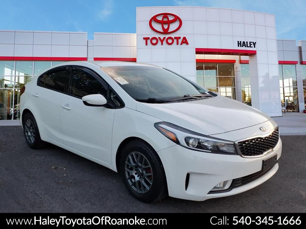 2017 Kia Forte LX AT's photo