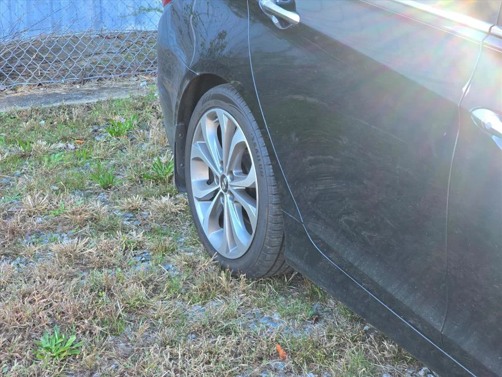 Used 2013 Black Hyundai Limited image 18
