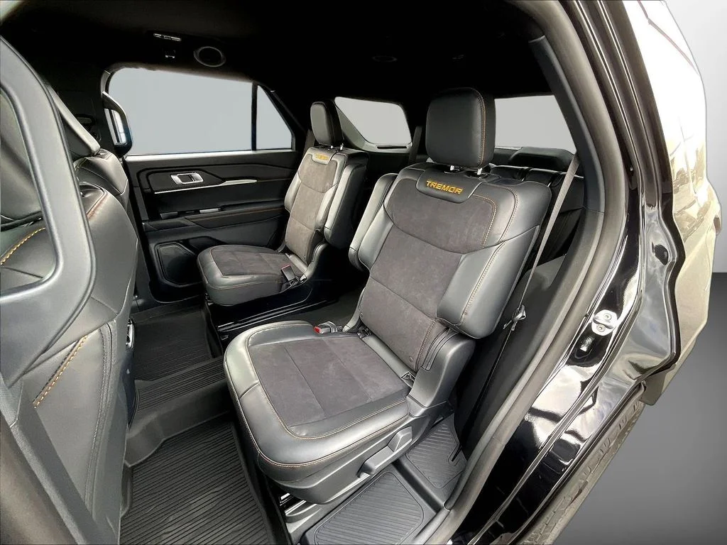 New 2026 Agate Black Metallic Ford Tremor® image 27