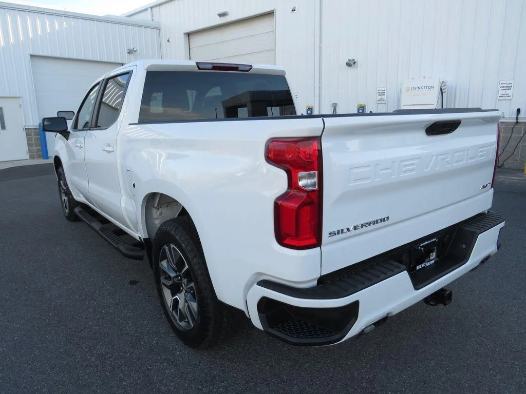 Used 2024 Summit White Chevrolet RST image 13