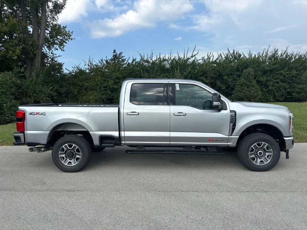 New 2027 Silver Ford Lariat image 10