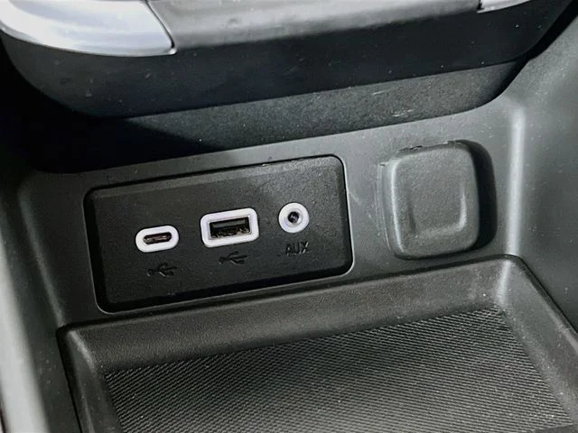 Used 2022 Black GMC SLE image 20