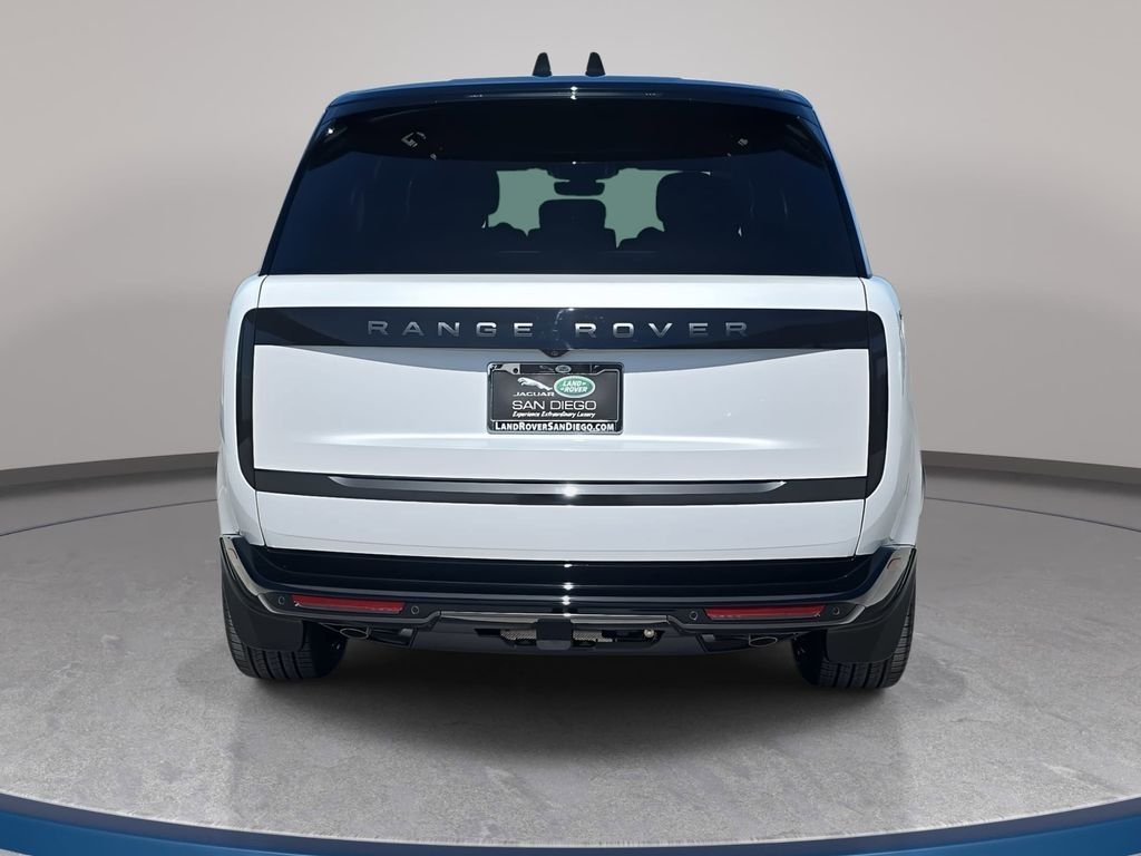New 2026 Ostuni Pearl White LAND ROVER SE LWB 7-Seats / V8 image 6