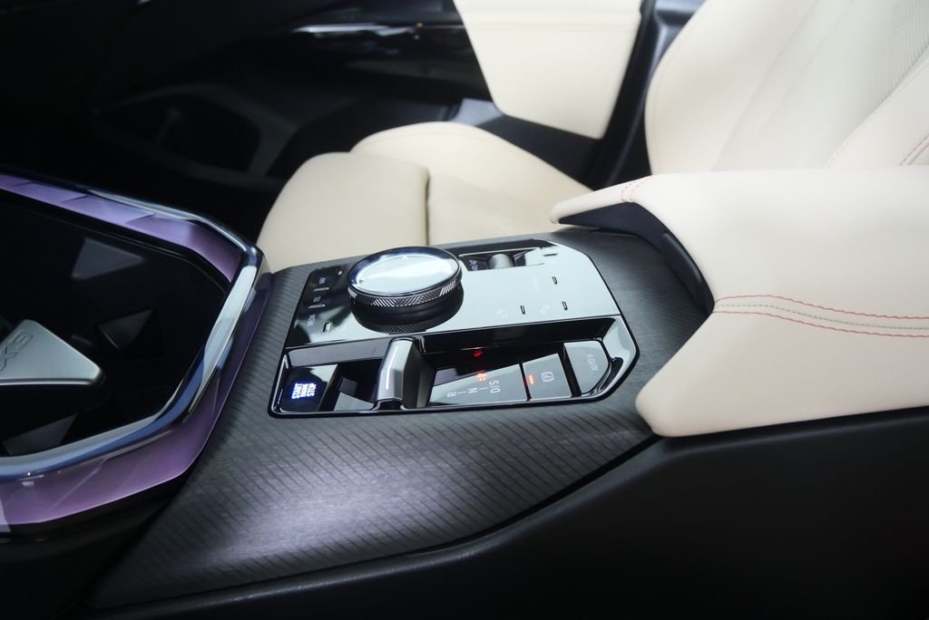 Used 2026 Mineral White Metallic BMW 30 xDrive image 20
