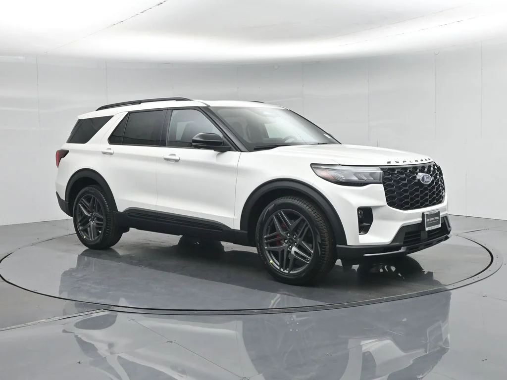 New 2026 Star White Metallic Tri-Coat Ford ST image 25