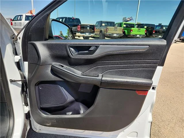 Used 2024 White Ford Active Front-Wheel Drive image 19