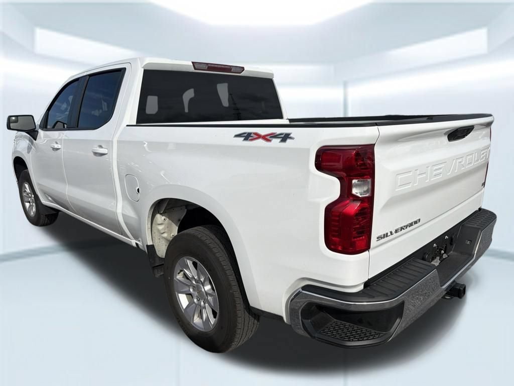 Used 2026 Summit White Chevrolet LT image 17
