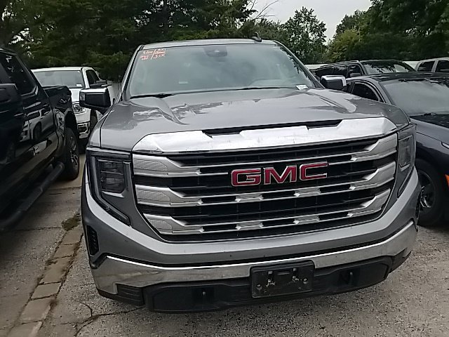 Used 2024 Sterling Metallic GMC SLE image 6
