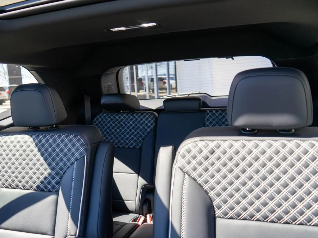 2026 GMC Acadia Denali - Photo 13