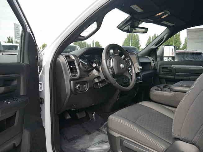 2026 RAM 2500 Tradesman - Photo 6