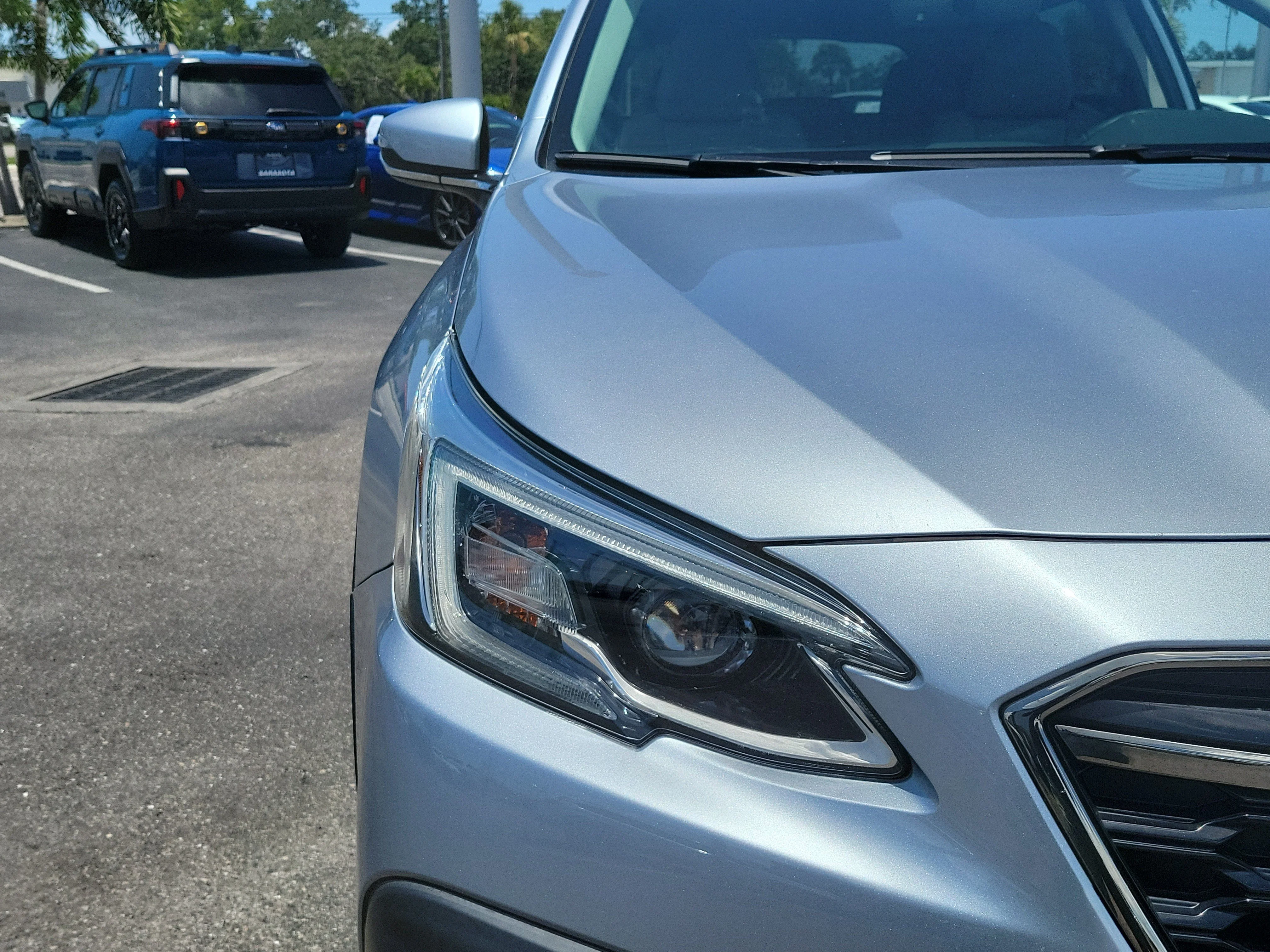 Used 2020 Ice Silver Metallic Subaru Limited image 7