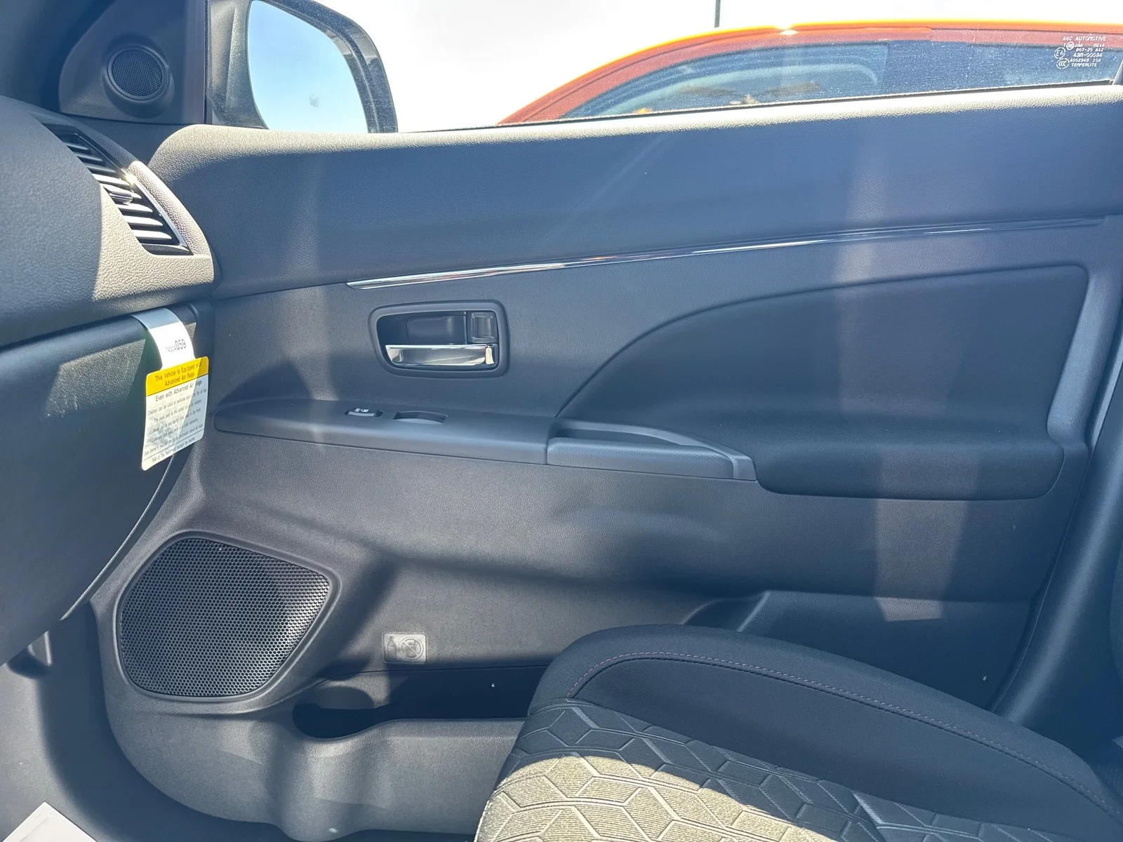 Used 2025 White Diamond Mitsubishi Trail Edition image 15