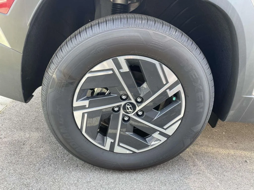 Certified Used 2025 Shimmering Silver Hyundai Blue image 5
