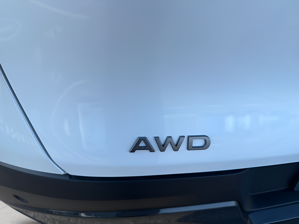 New 2026 White Nissan SL image 41
