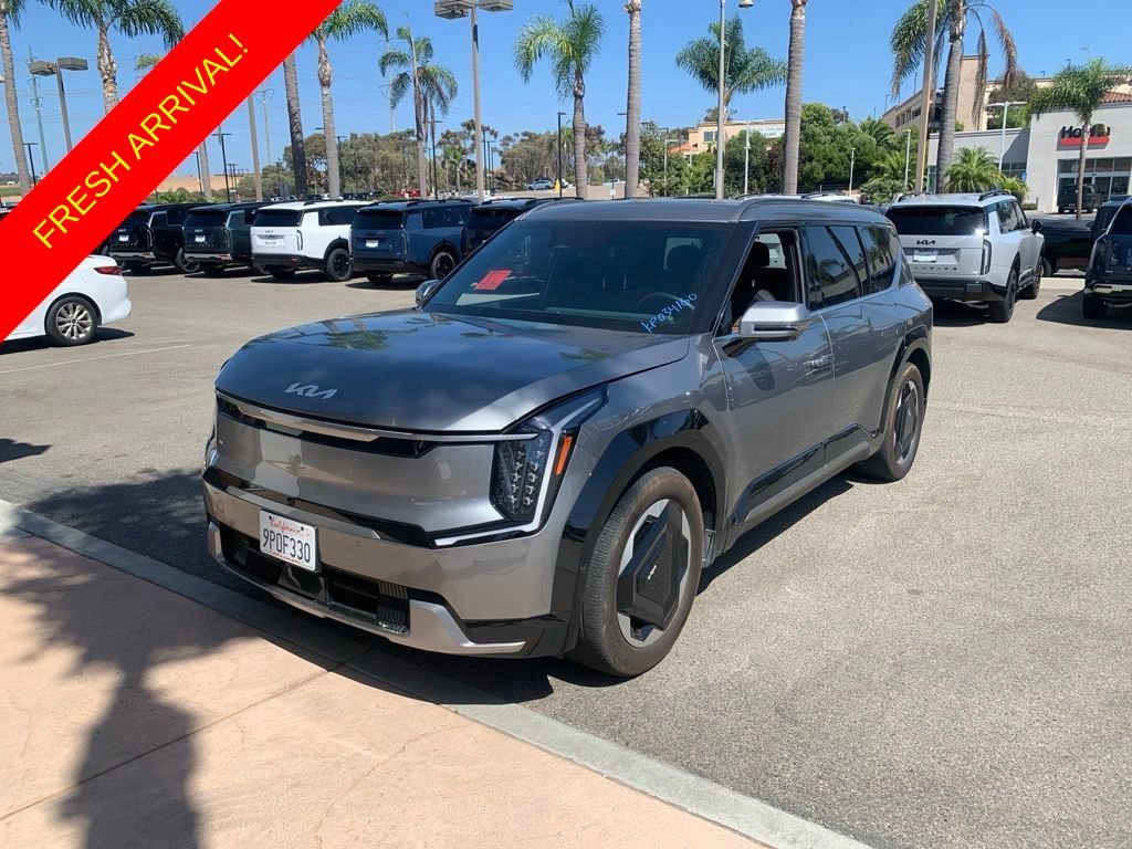 Certified Used 2024 Pebble Gray Kia Land image 1