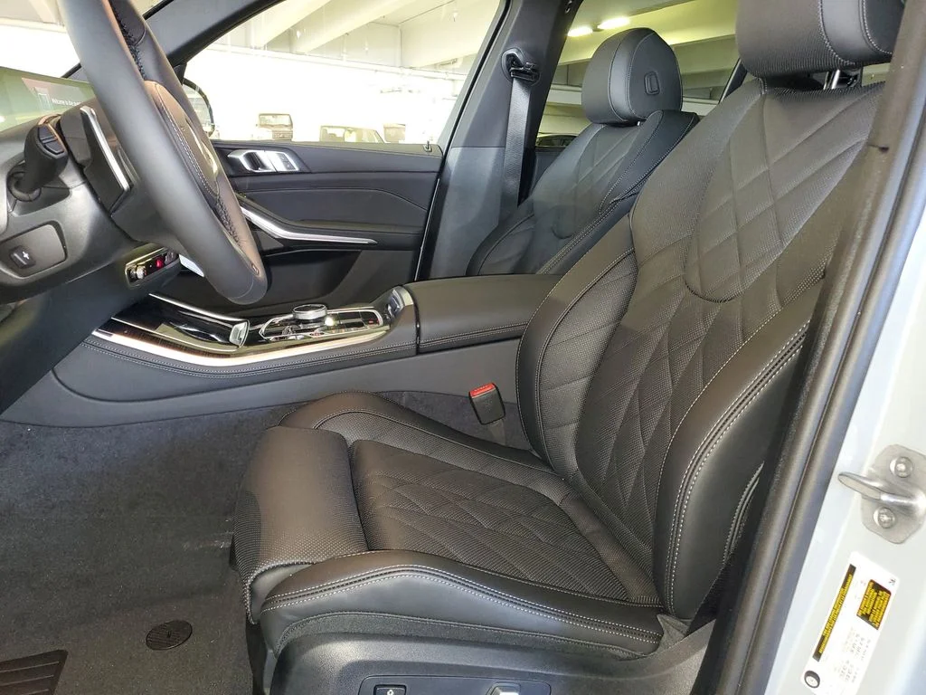 Used 2026 Brooklyn Grey Metallic BMW sDrive40i image 16