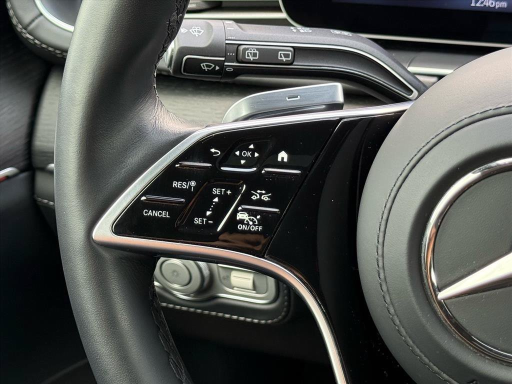 Certified Used 2025 Cirrus Silver (Upper) / Obsidian Black Metallic (Lower) Mercedes-Benz Maybach GLS 600 image 21