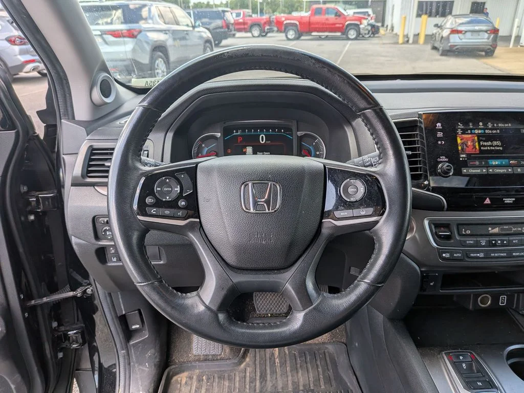 Used 2022 Black Honda EX-L image 11