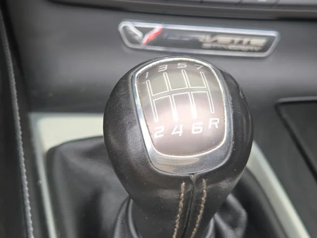 Used 2015 White Chevrolet Stingray image 26