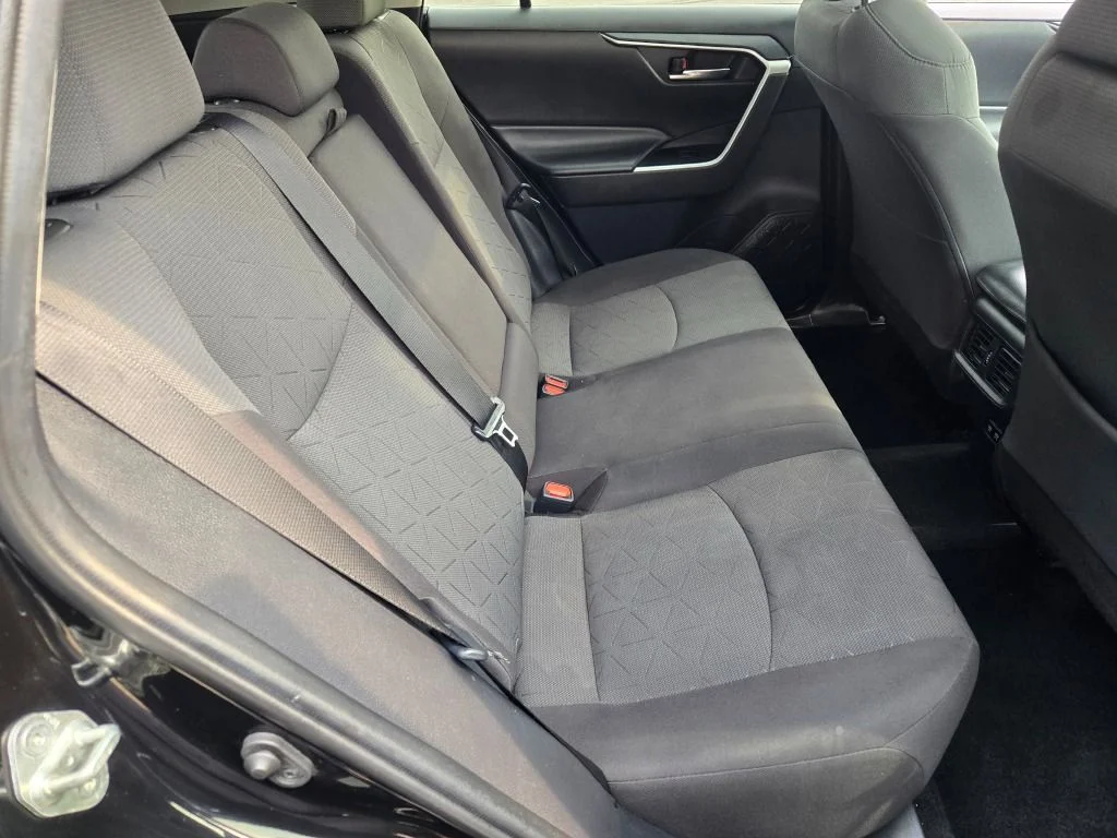 Used 2020 Black Toyota XLE image 10