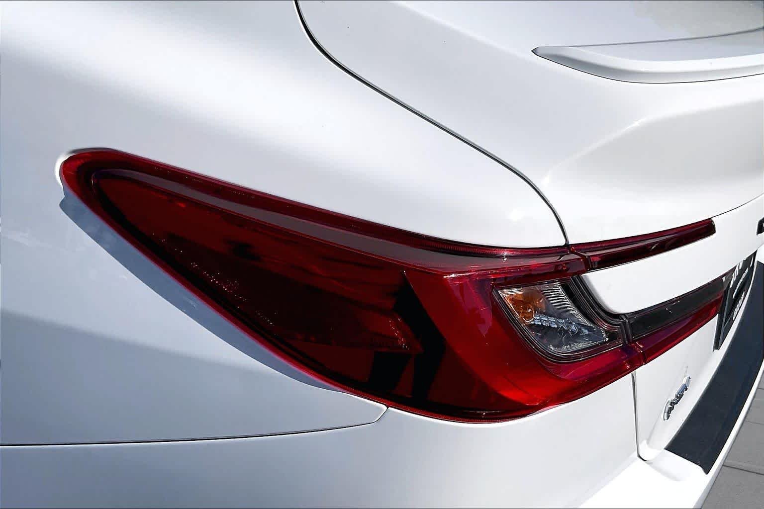 Certified Used 2025 Ice Cap Toyota SE image 28