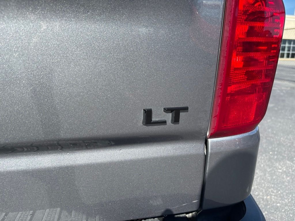 Used 2022 Gray Chevrolet LT image 5