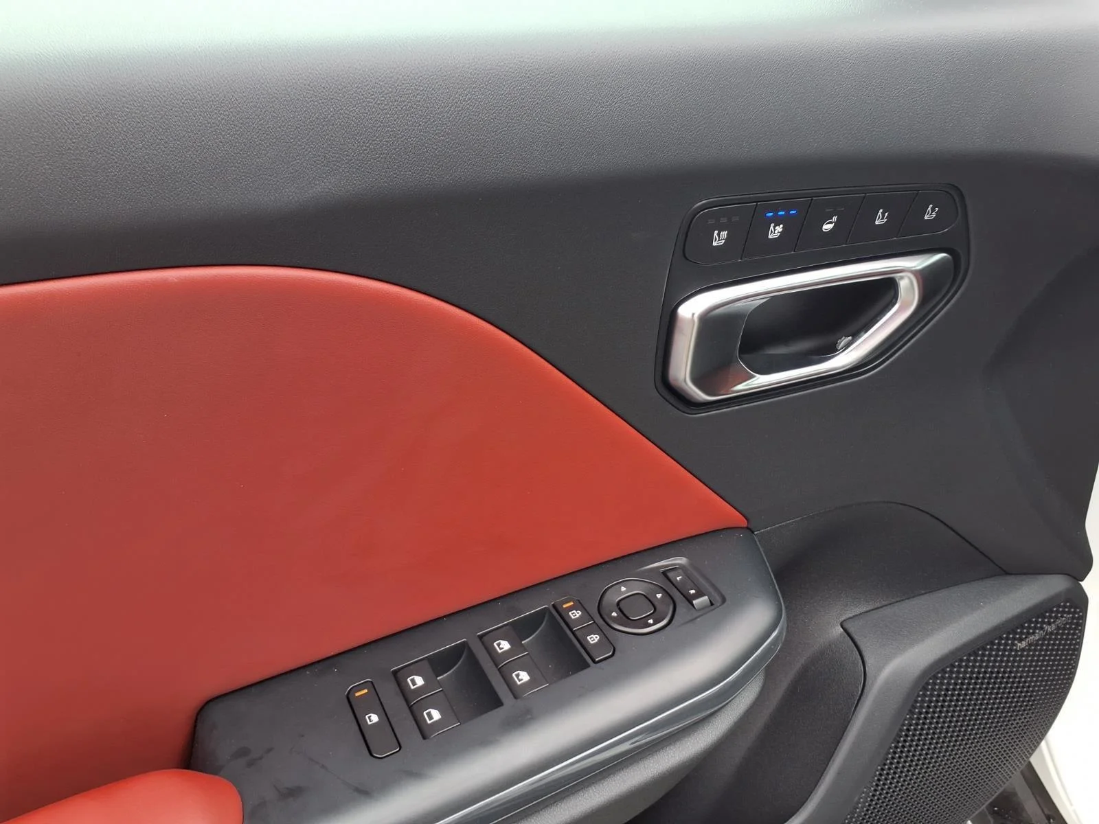 New 2026 Snow White Pearl Kia GT-Line image 10