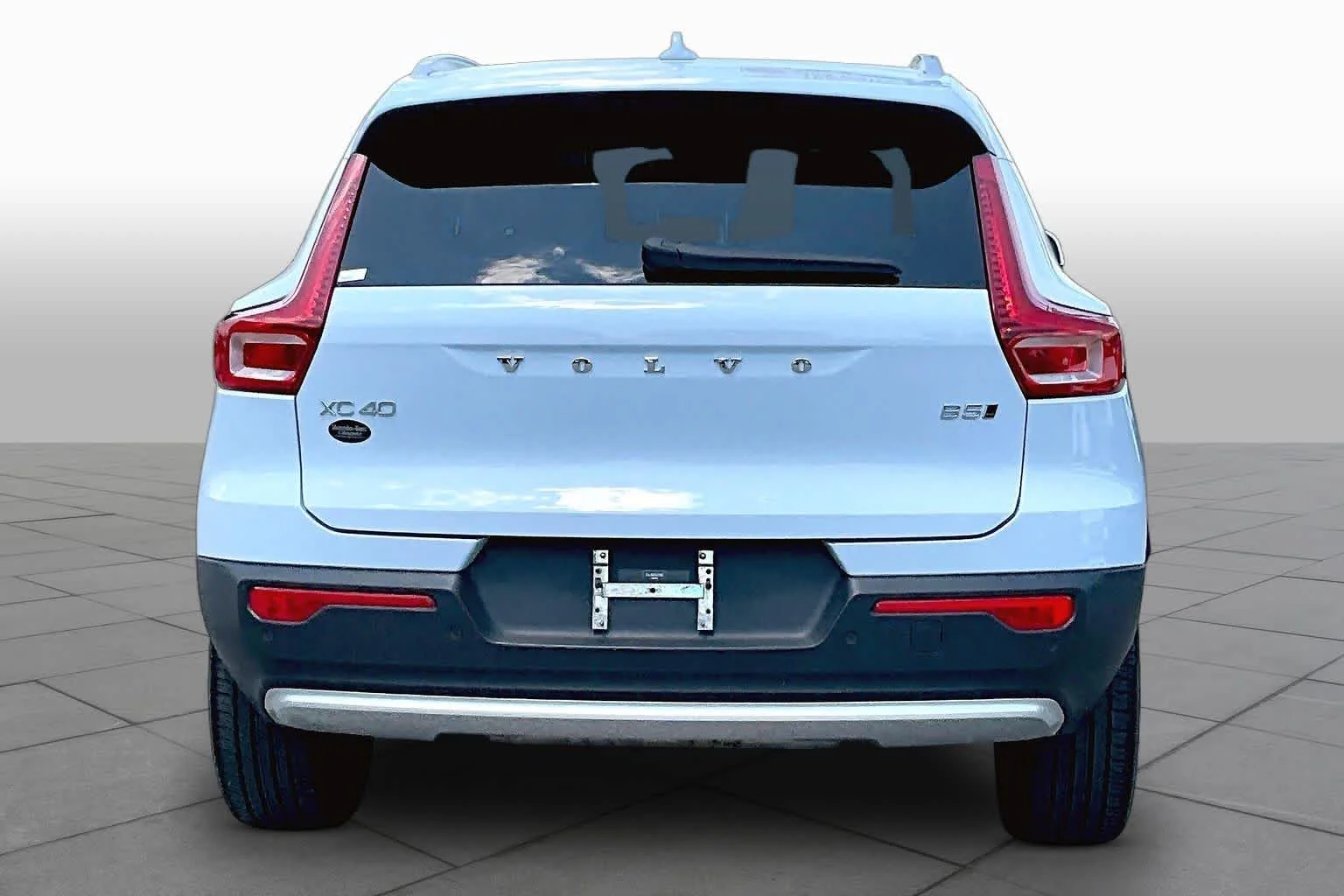 Pre-Owned 2024 Volvo XC40 Plus Bright Theme
