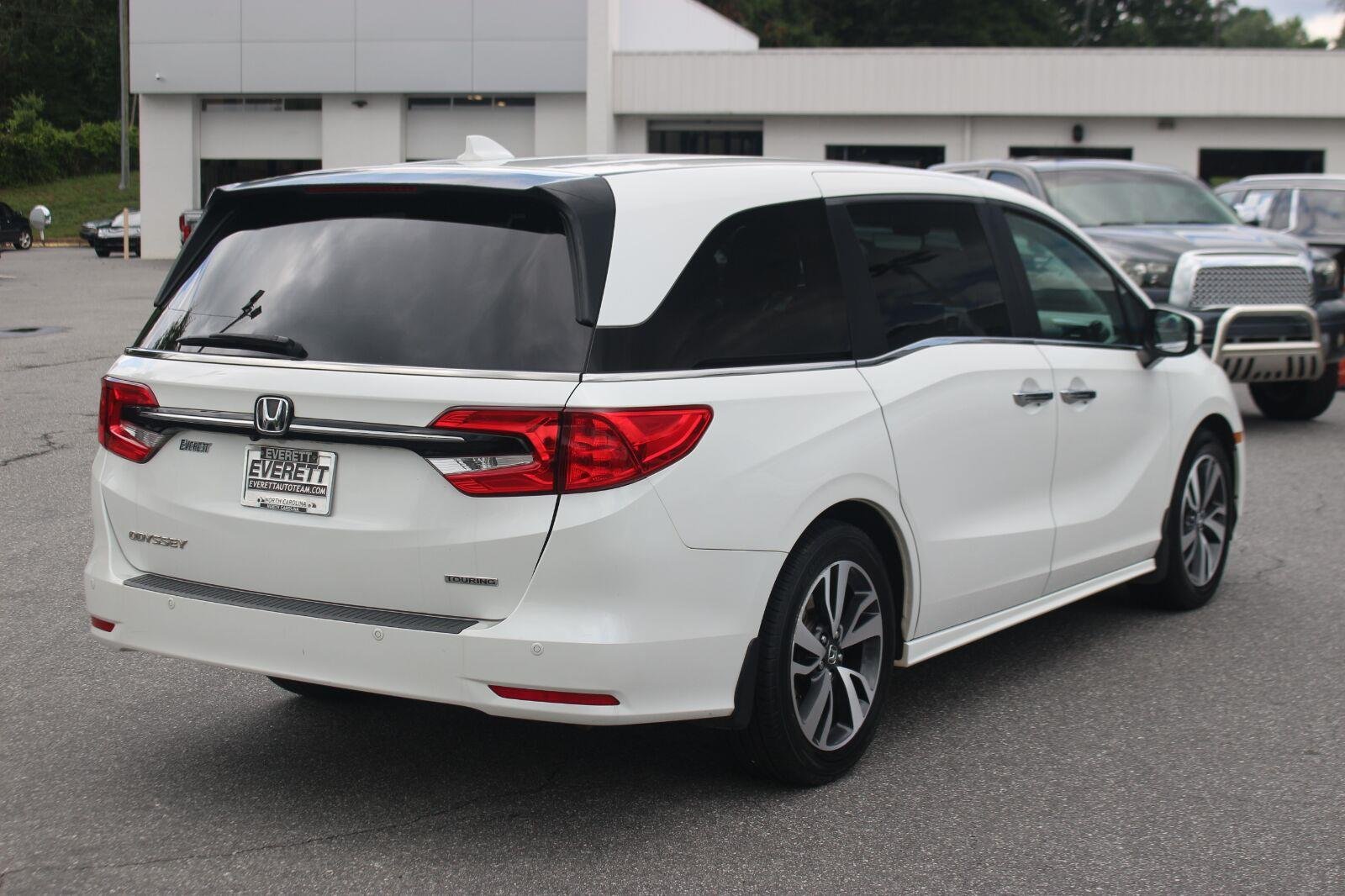 Used 2021 Platinum White Pearl Honda Touring image 7