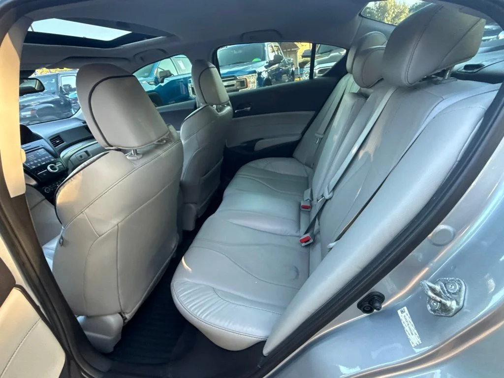Used 2020  Acura Premium Package image 11