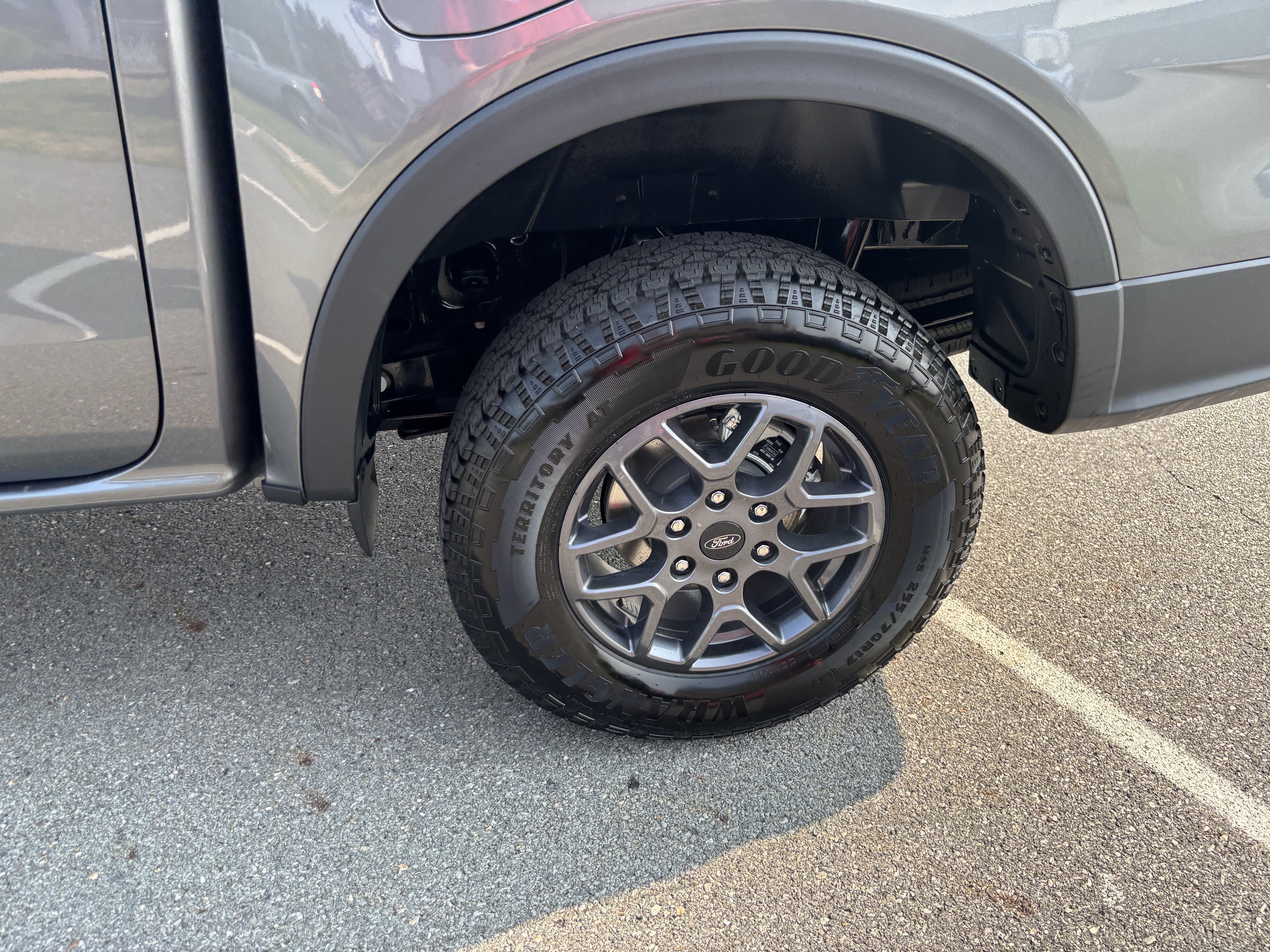 New 2026 Carbonized Gray Metallic Ford XLT image 12