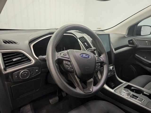 Used 2021 Gray Ford SE image 18
