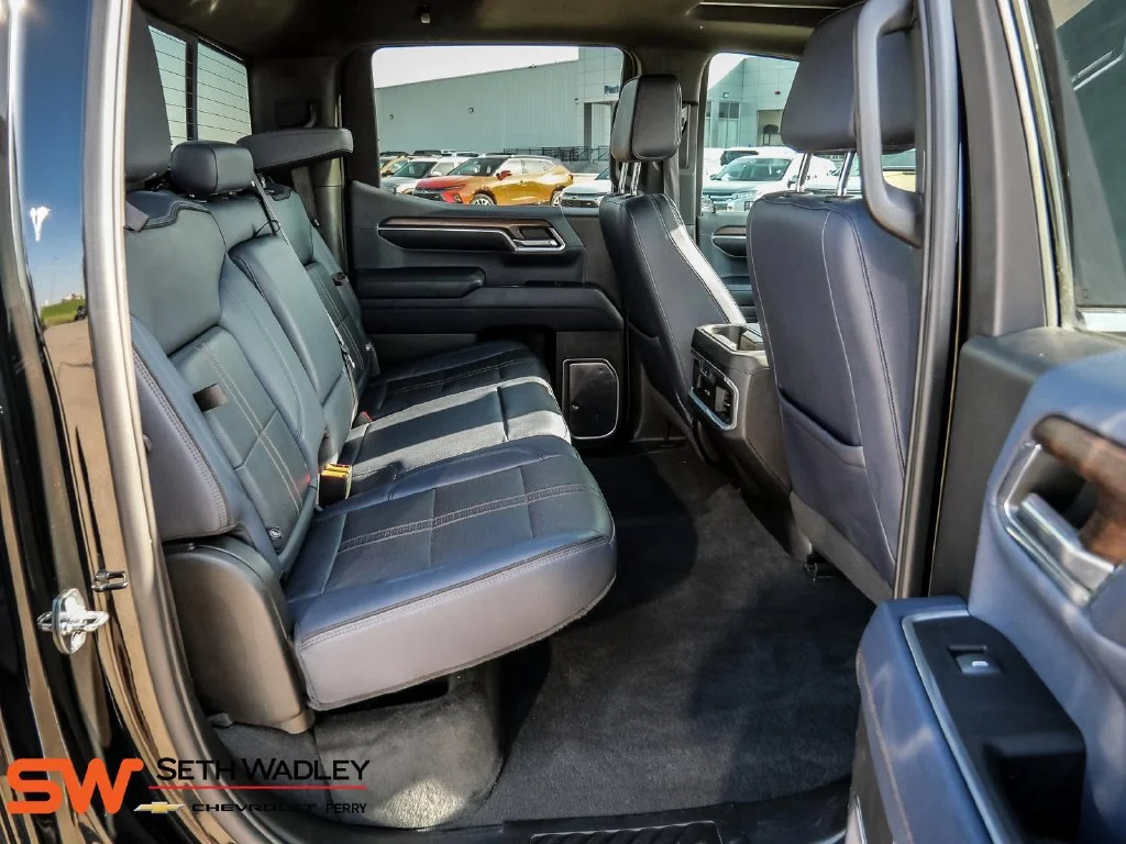 Used 2022 Black Chevrolet High Country image 24