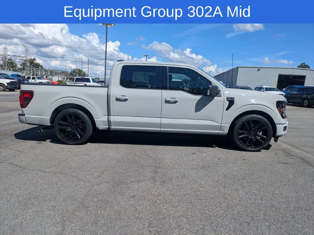 Used 2024 White Ford XLT image 3