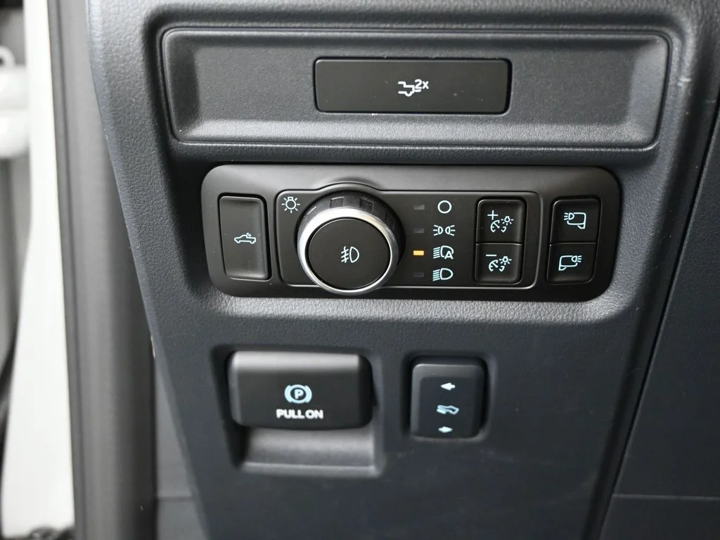 New 2026 Avalanche Ford Lariat image 12