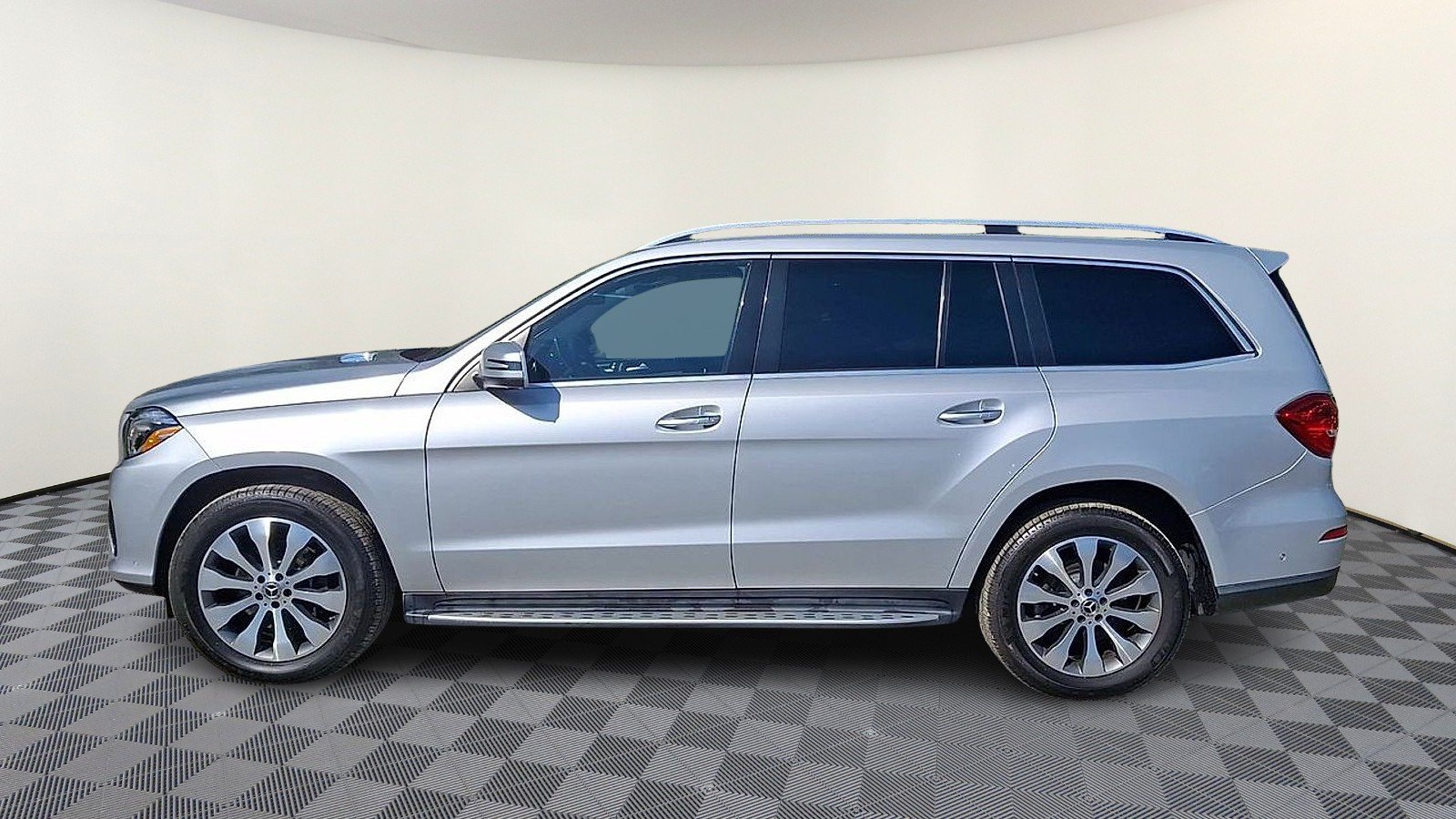 Used 2019 Iridium Silver Metallic - 775 Mercedes-Benz 4MATIC® image 5